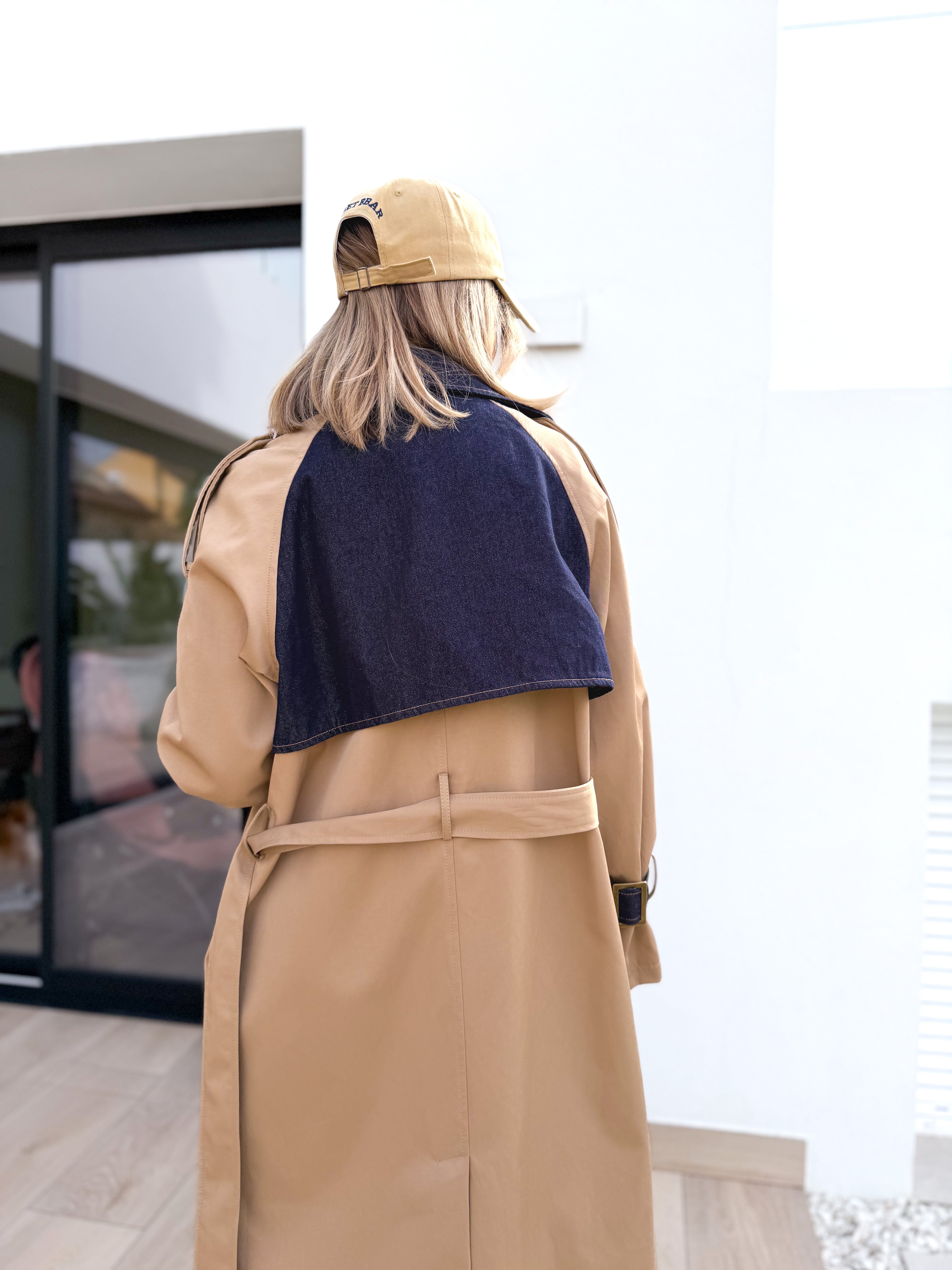 Gabardina combinada denim/beige