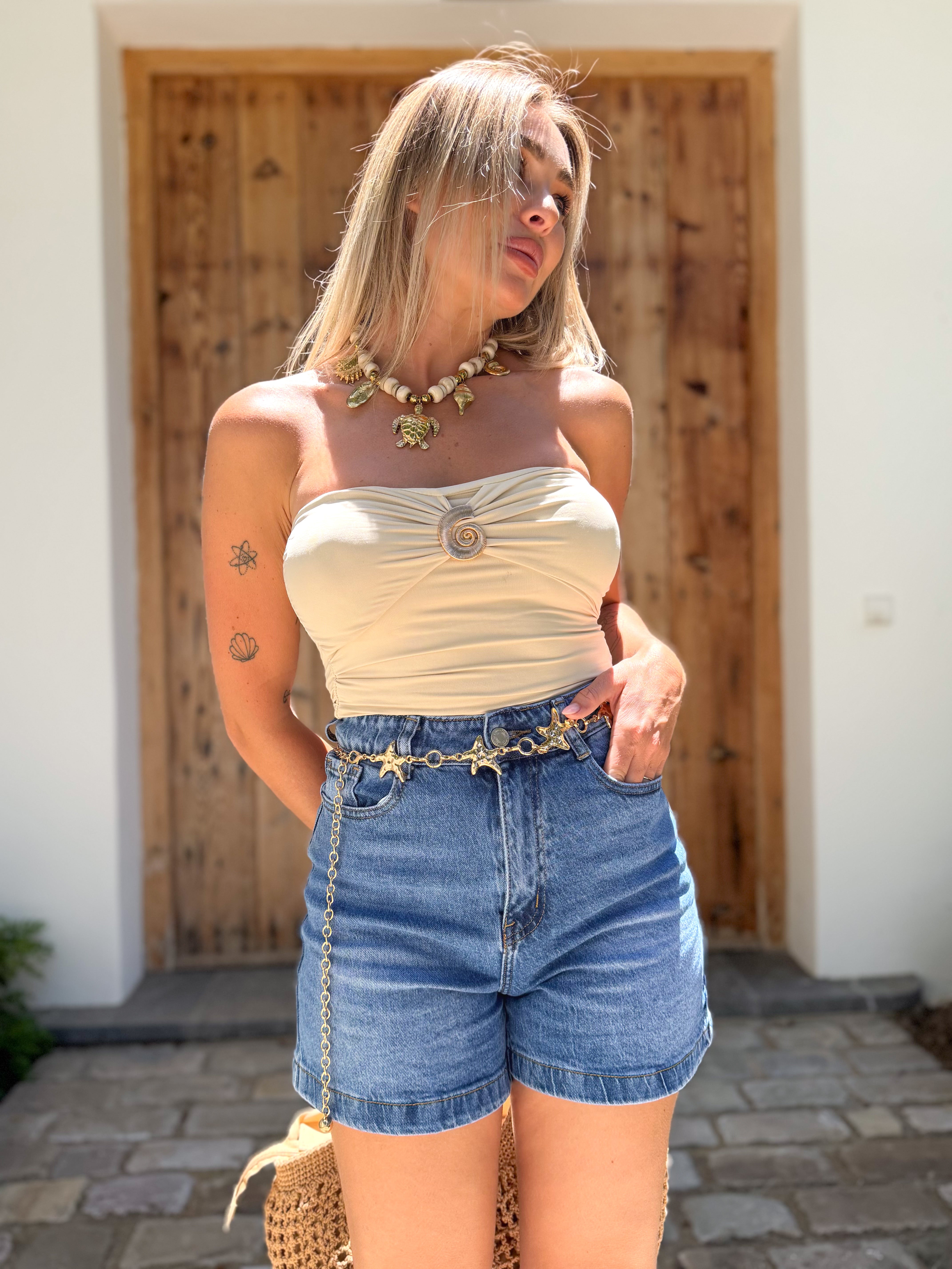 Short denim