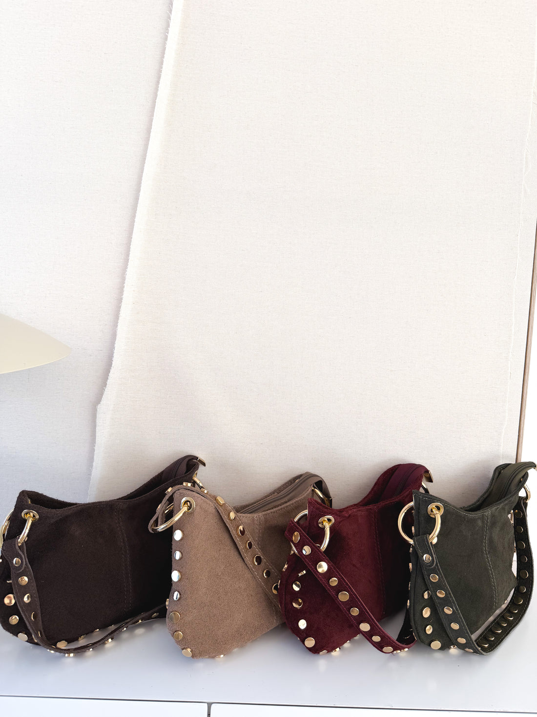 Bolso hombro tachas