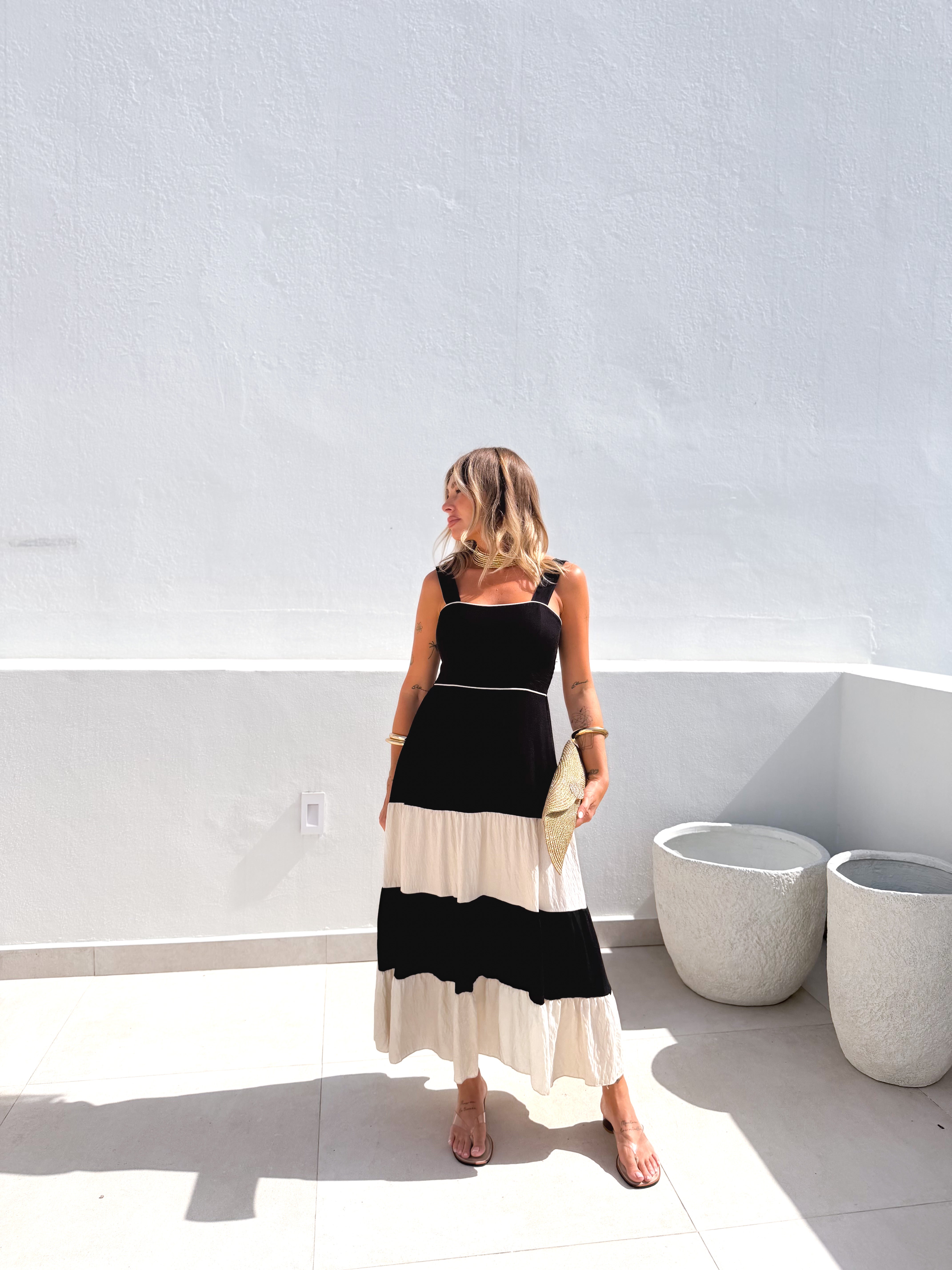 Vestido negro panelado