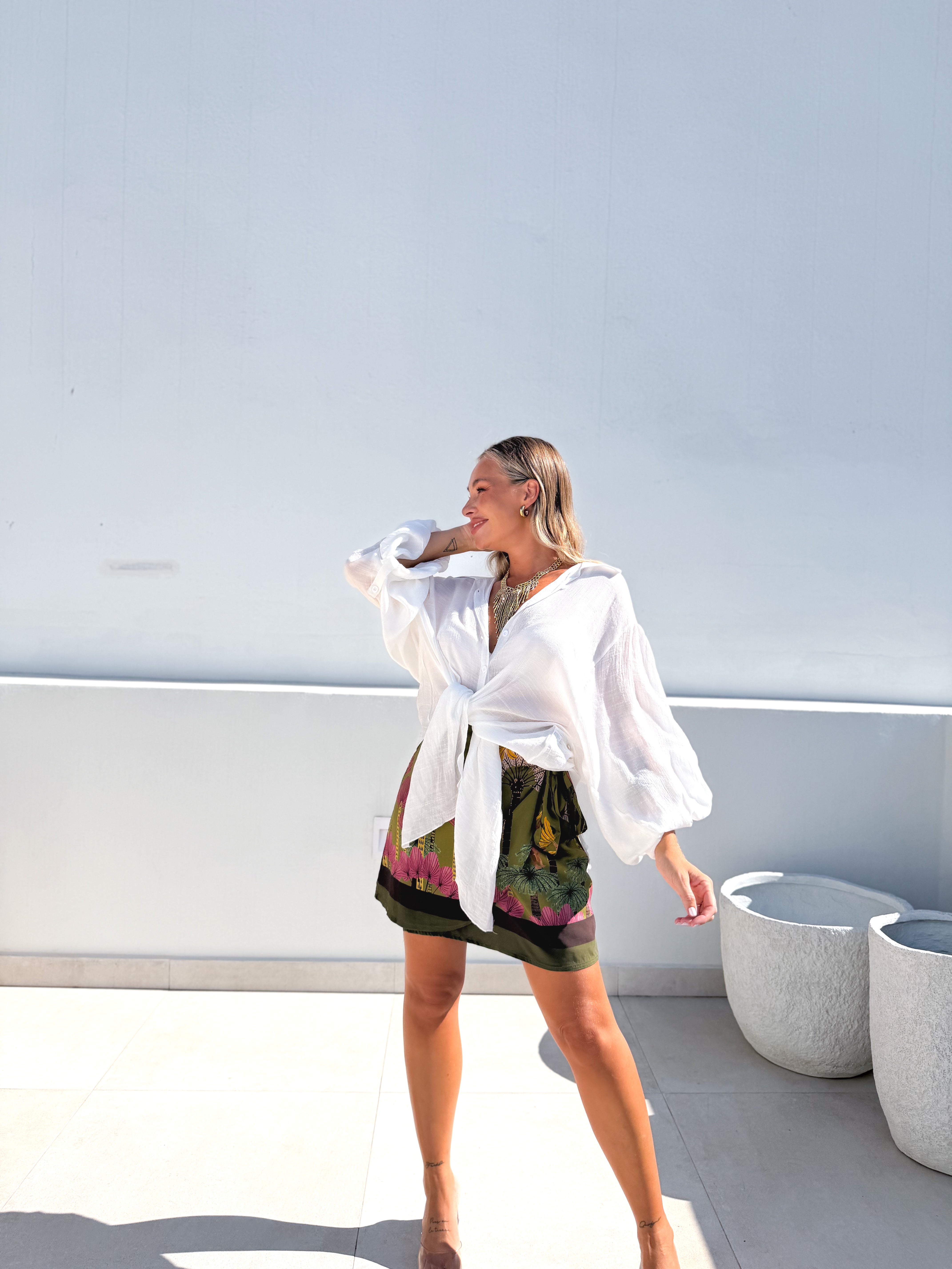 Camisa blanca multi posición