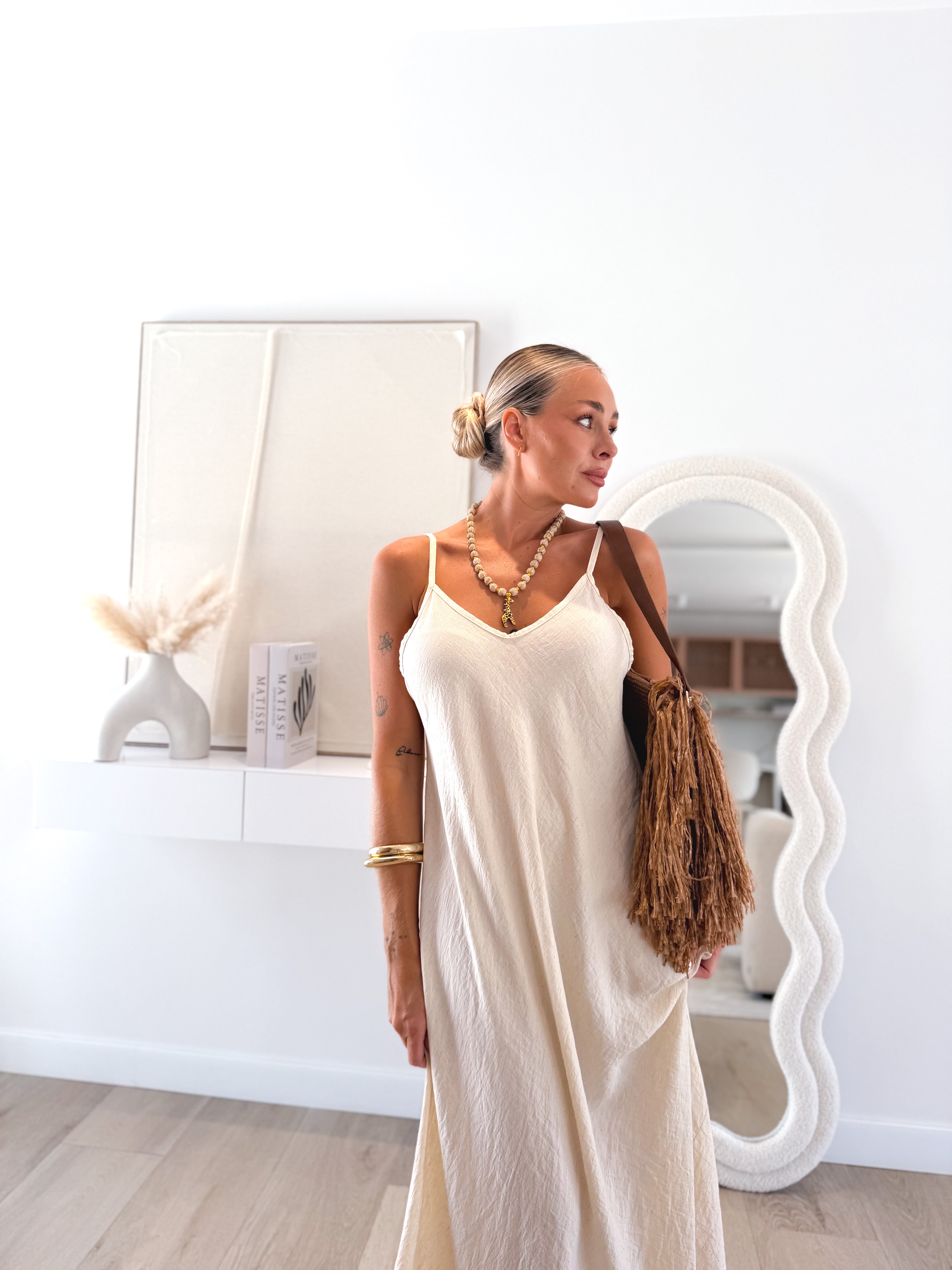 Vestido largo tirante beige