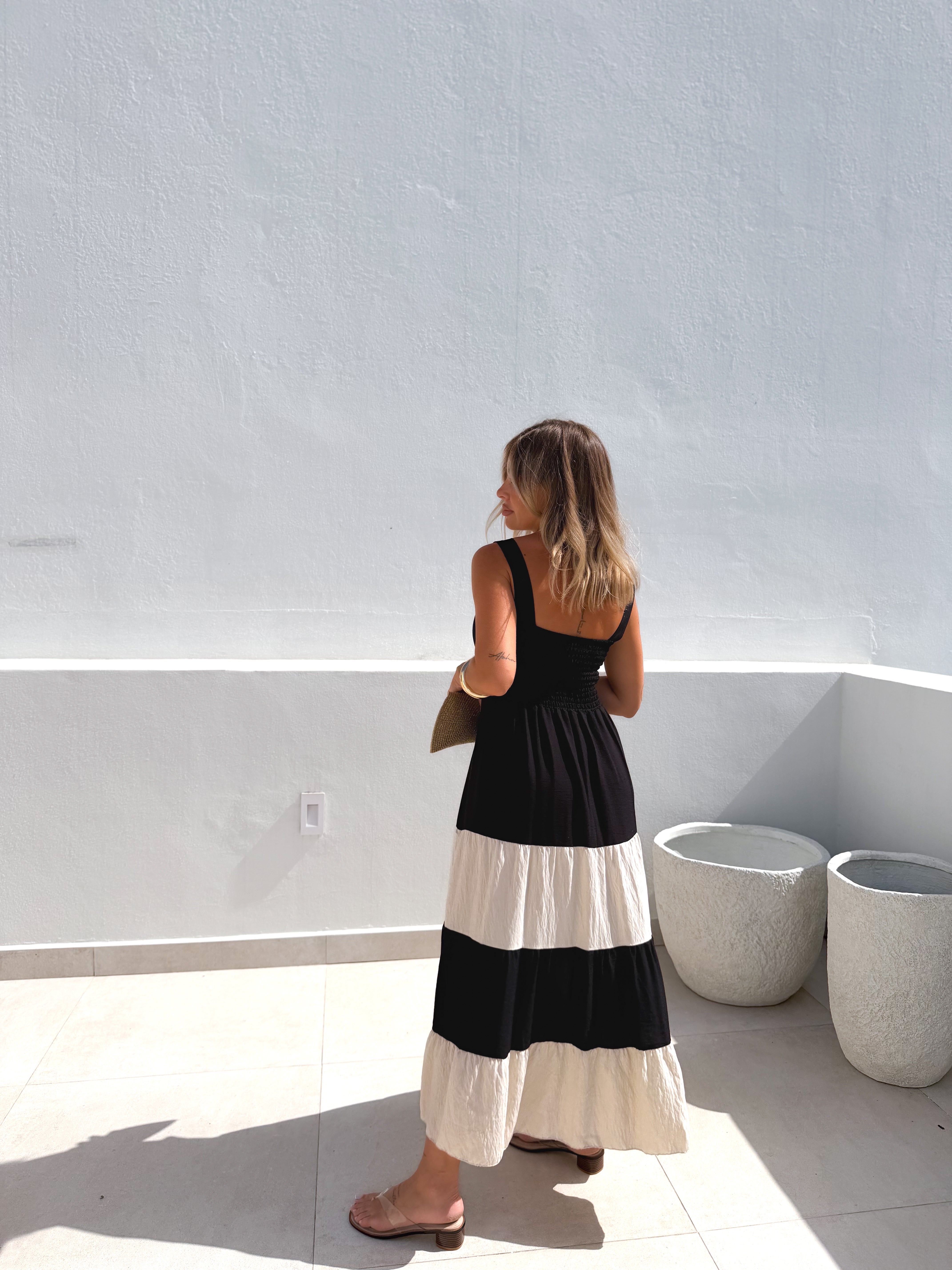 Vestido negro panelado