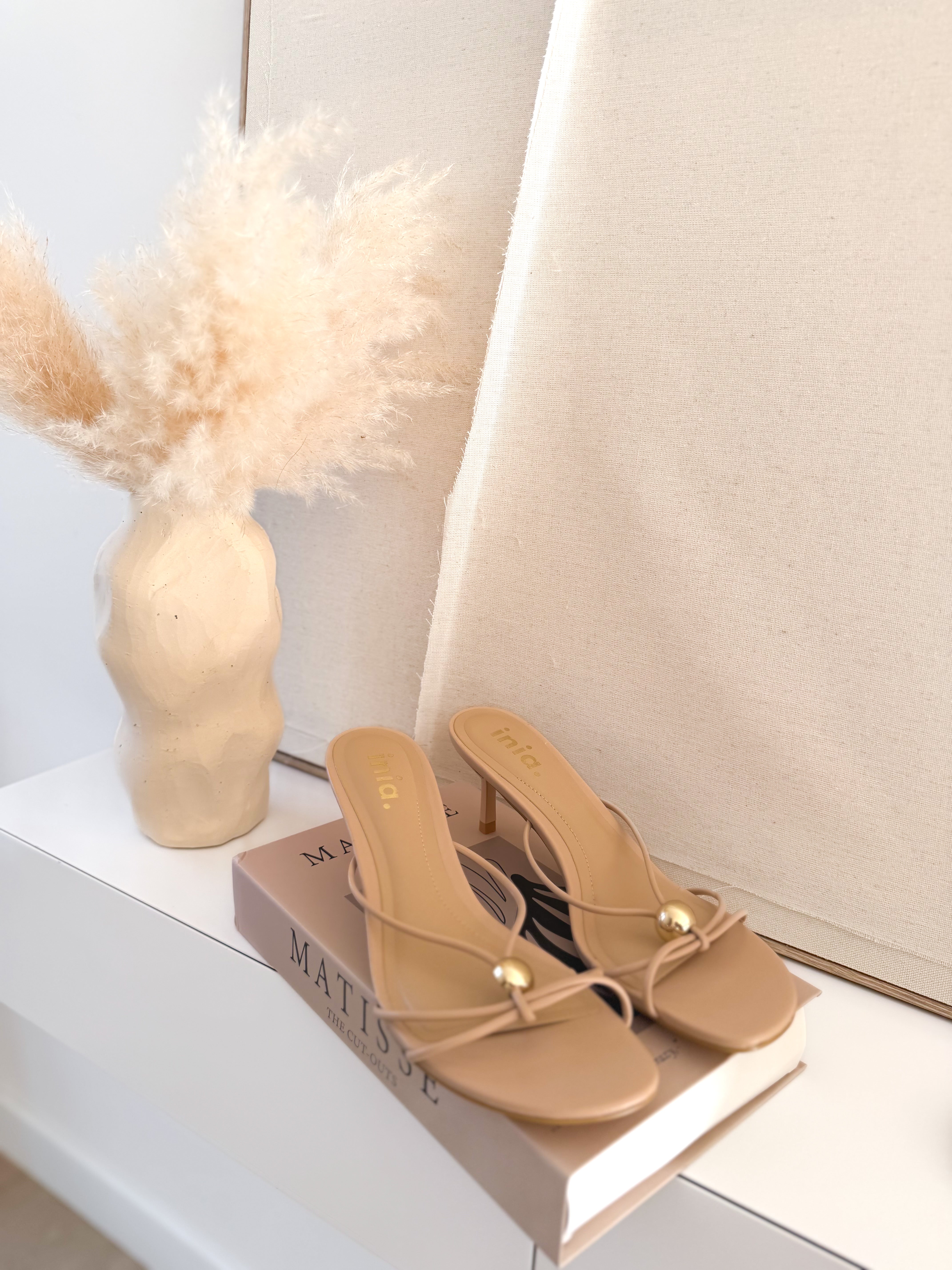 Sandalias tiras beige