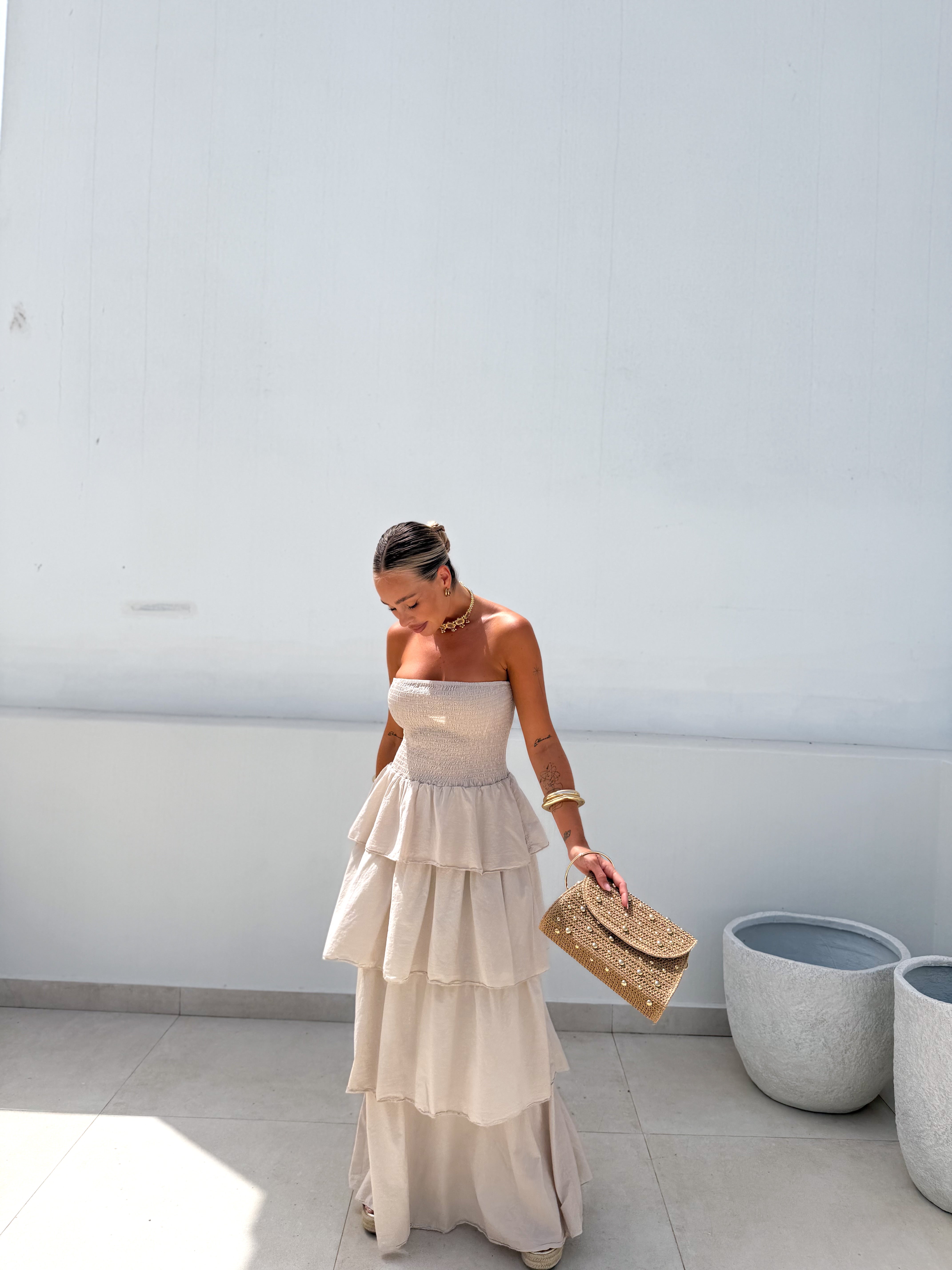 Vestido largo volantes beige