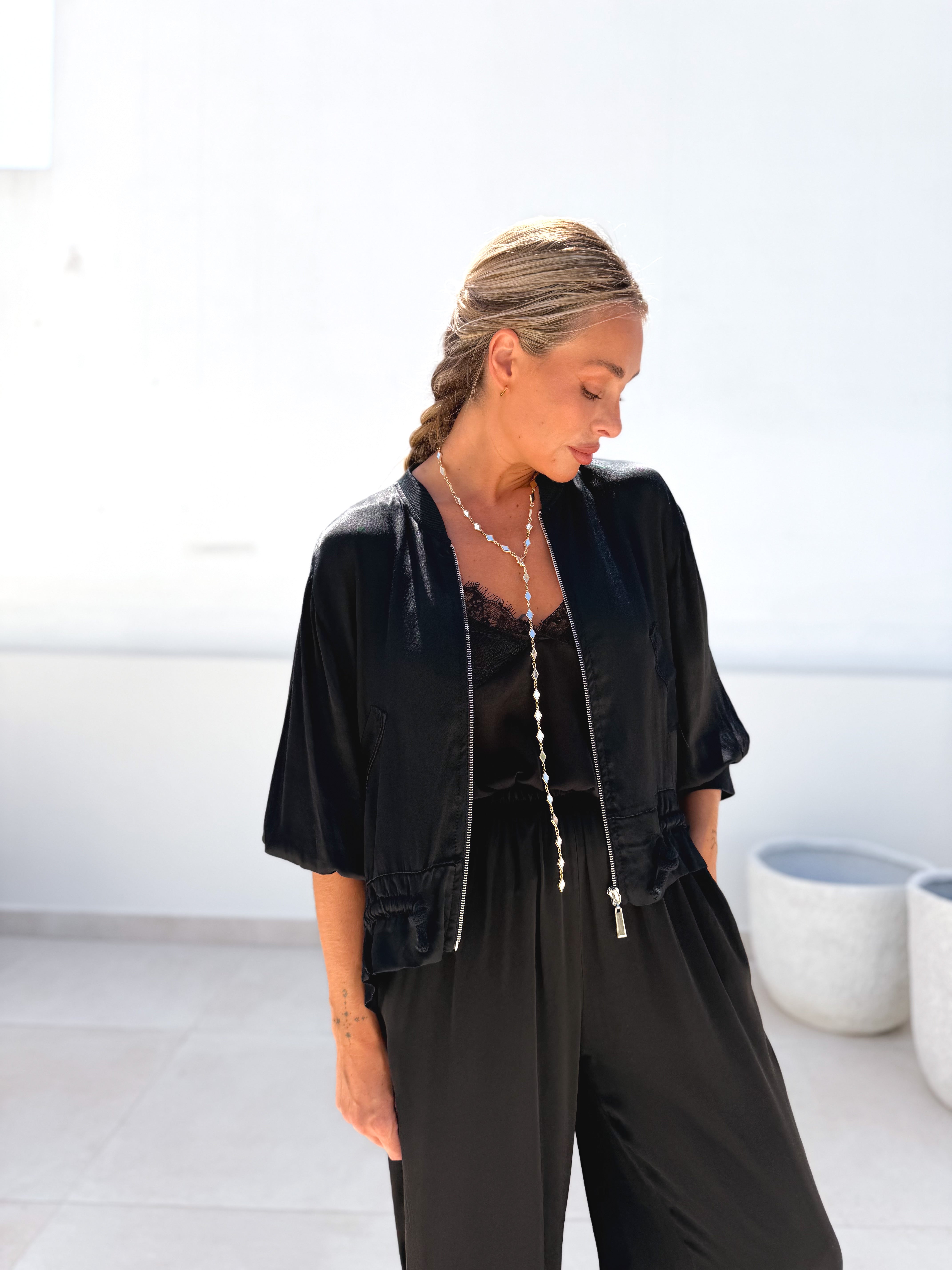 Bomber satinada negra