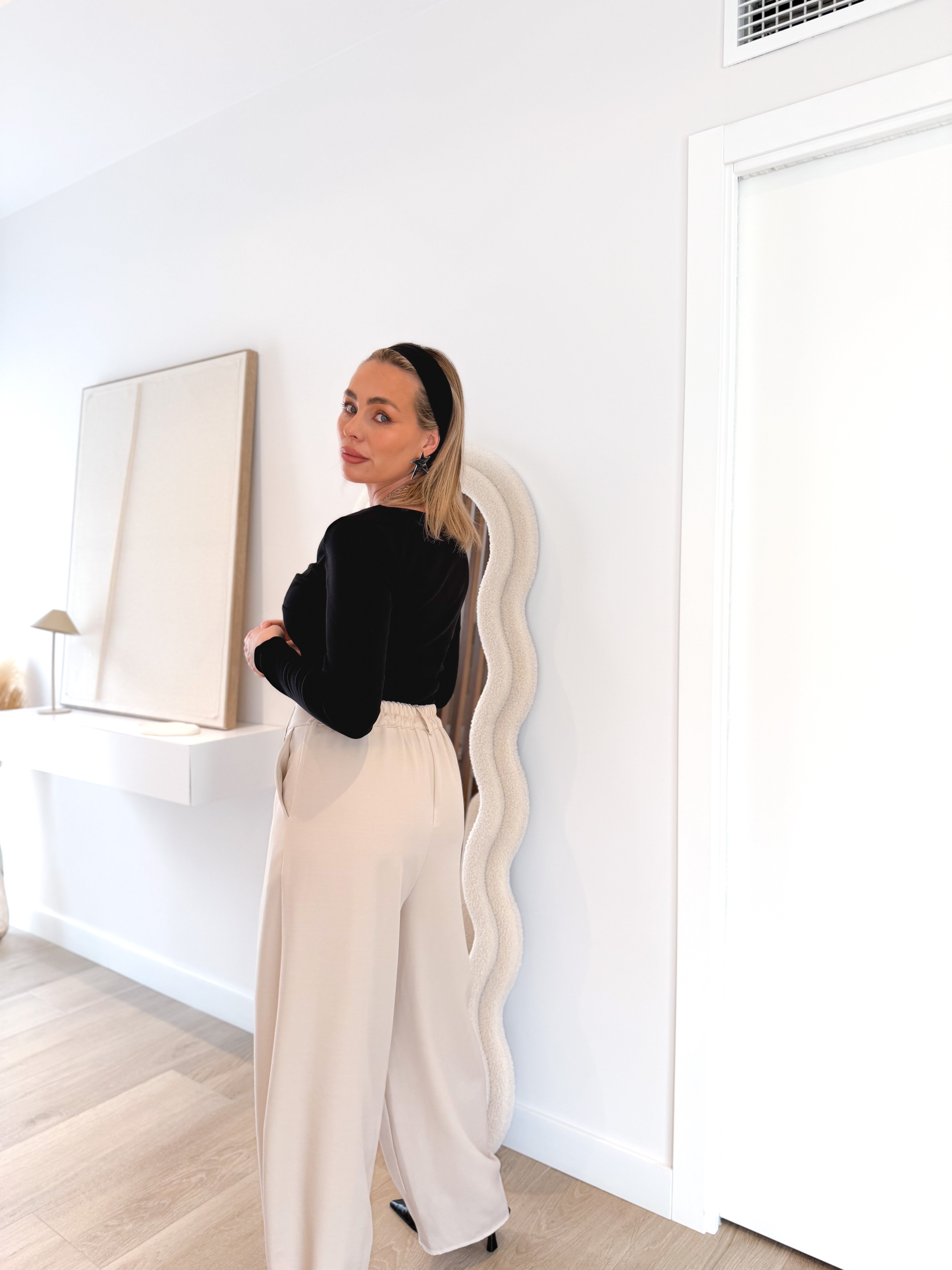 Pantalón pinzas cruzado beige