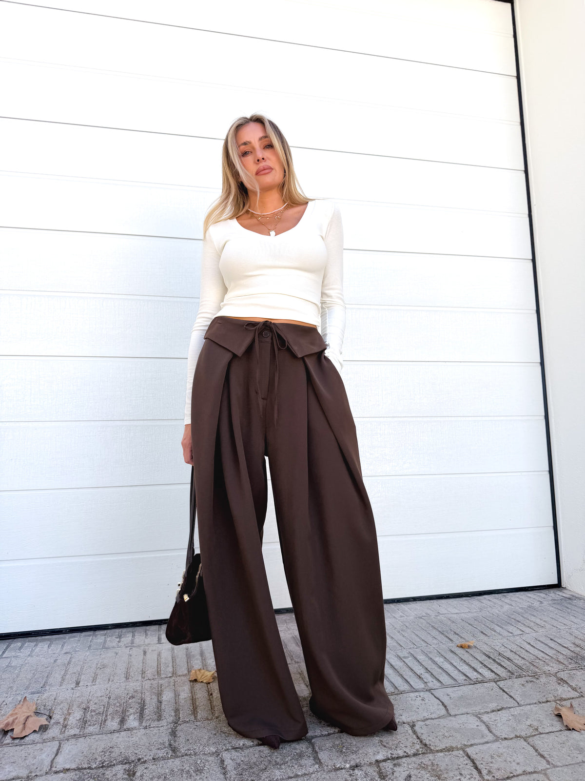 Pantalón amplio cintura doble Marrón