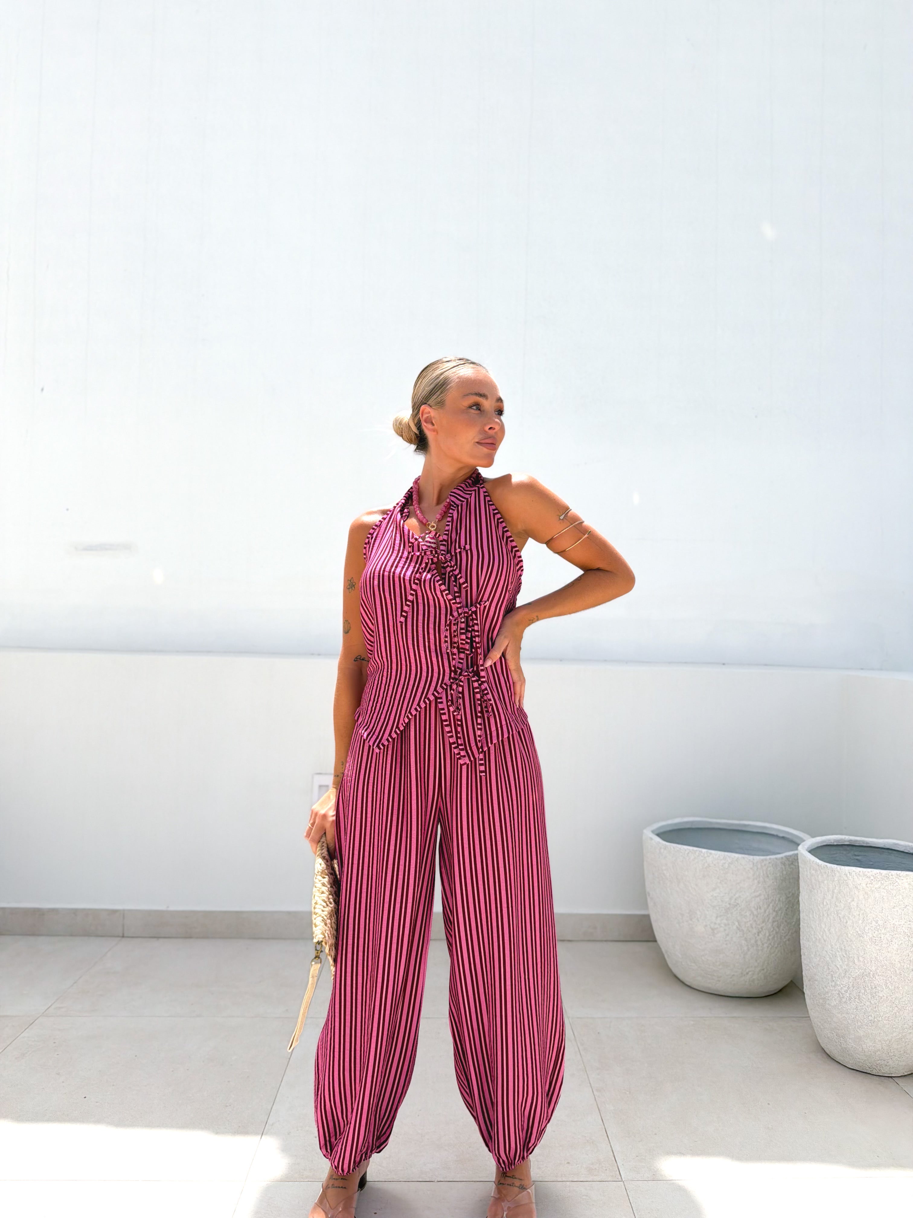 Total look rayas rosa