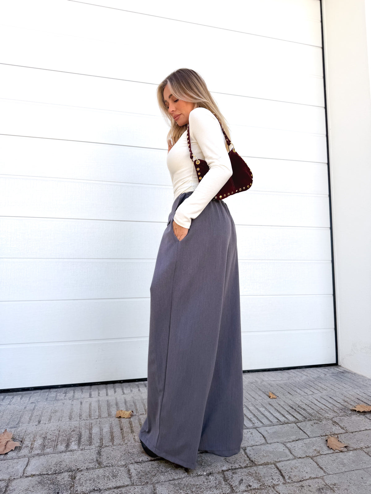 Pantalón amplio cintura doble gris