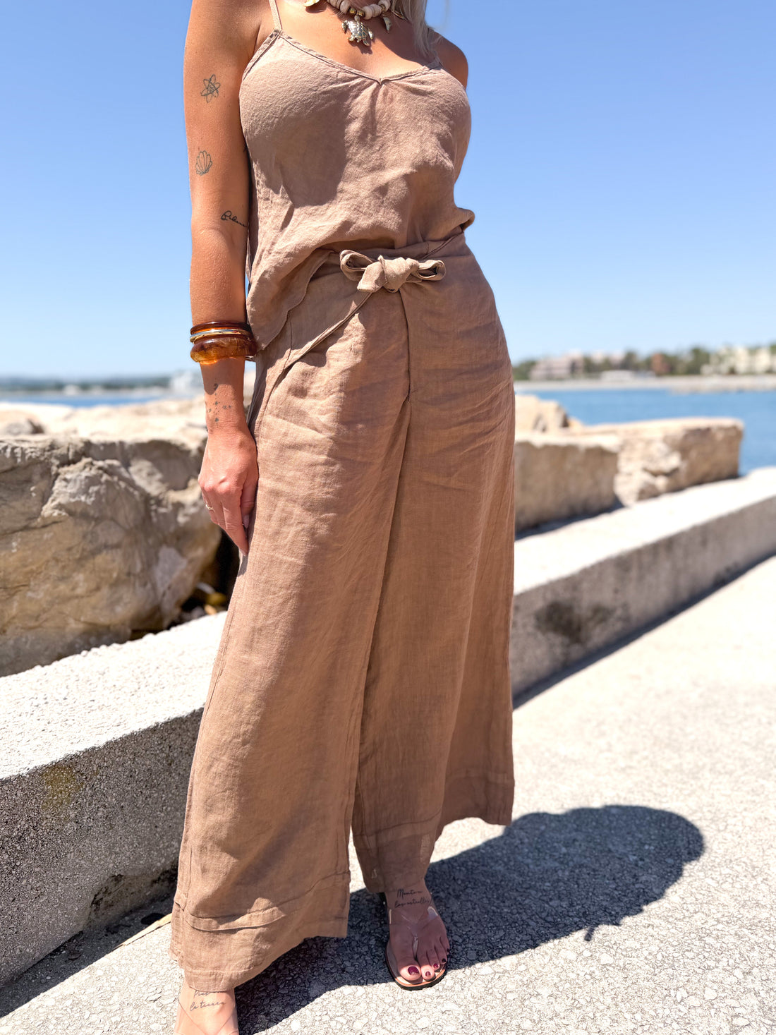 Pantalón lino anudado Camel