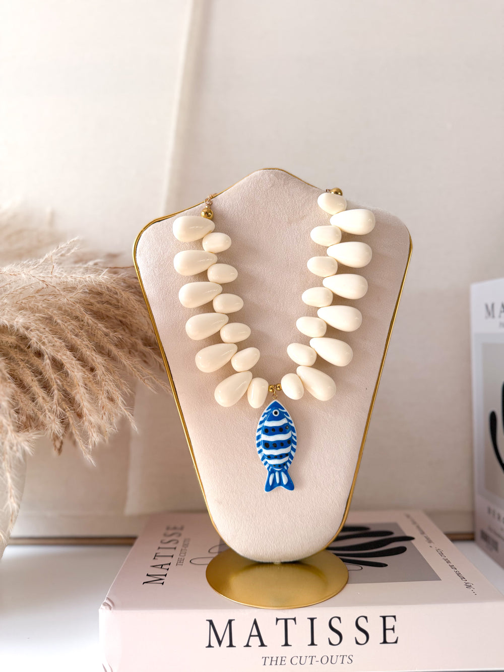 Collar pez