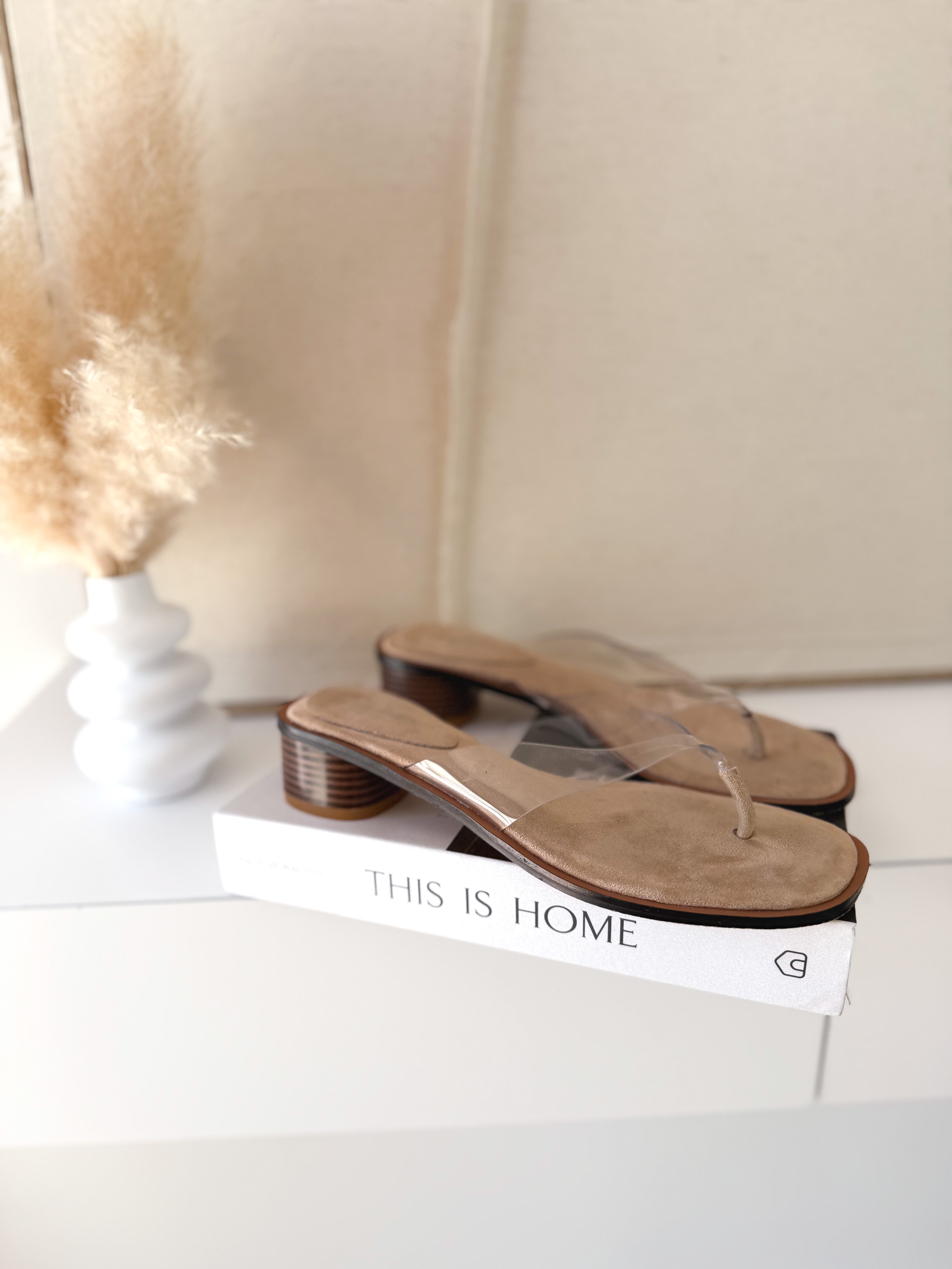 Sandalias dedo transparentes