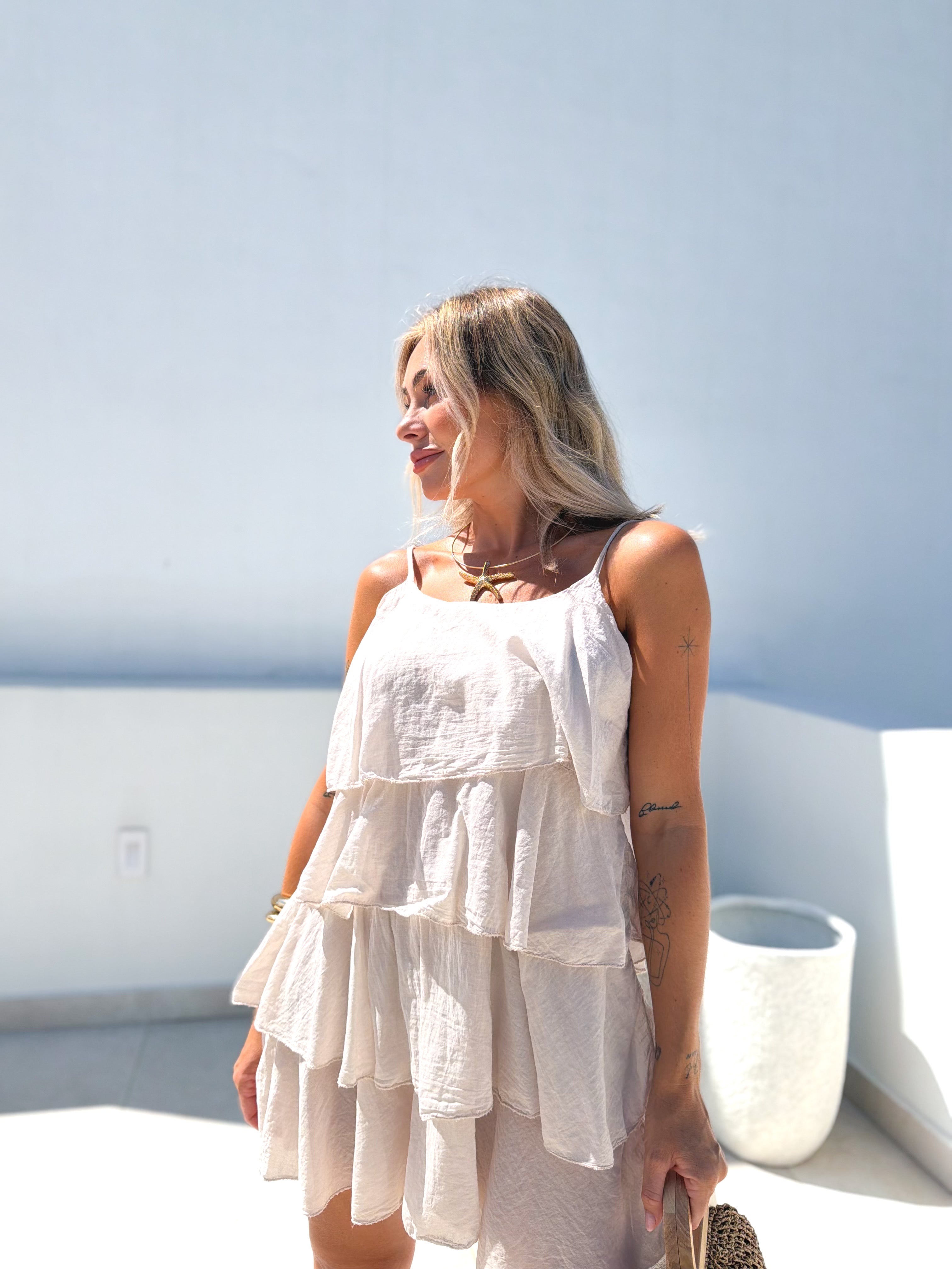 Vestido volantes beige