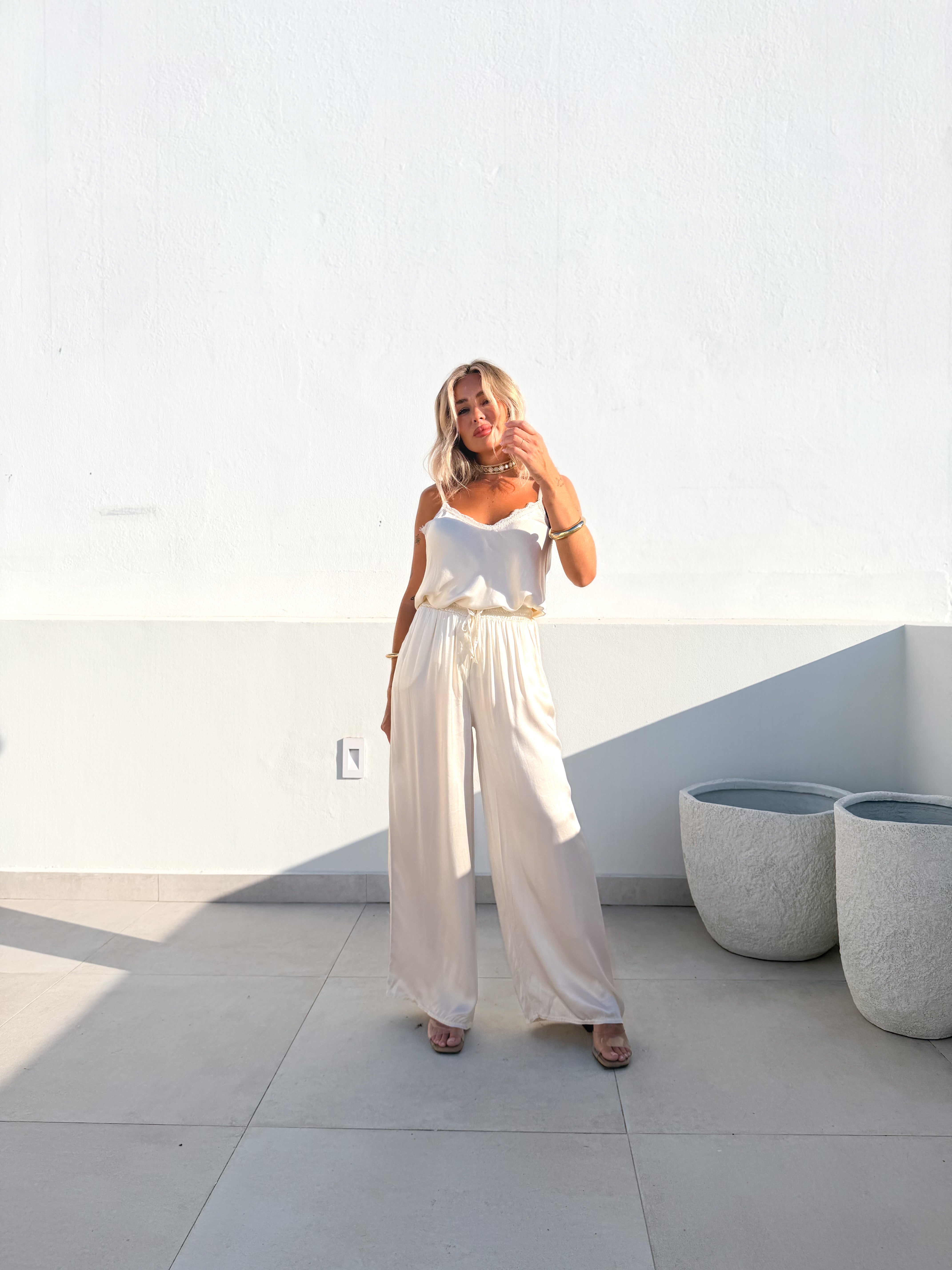 Pantalón satinado blanco
