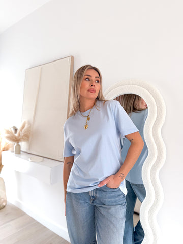 Camiseta oversize celeste
