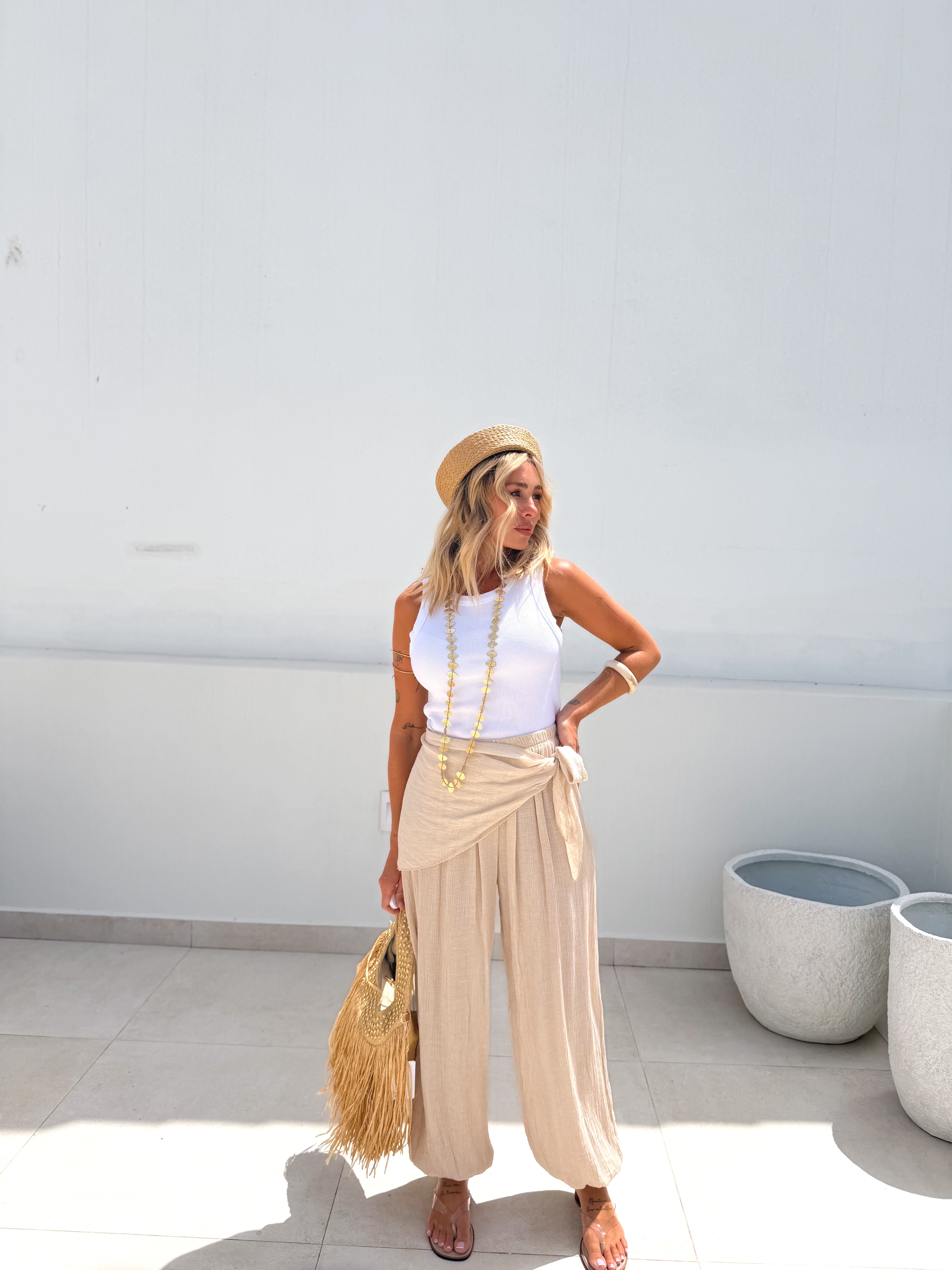 Pantalón bombacho anudado beige