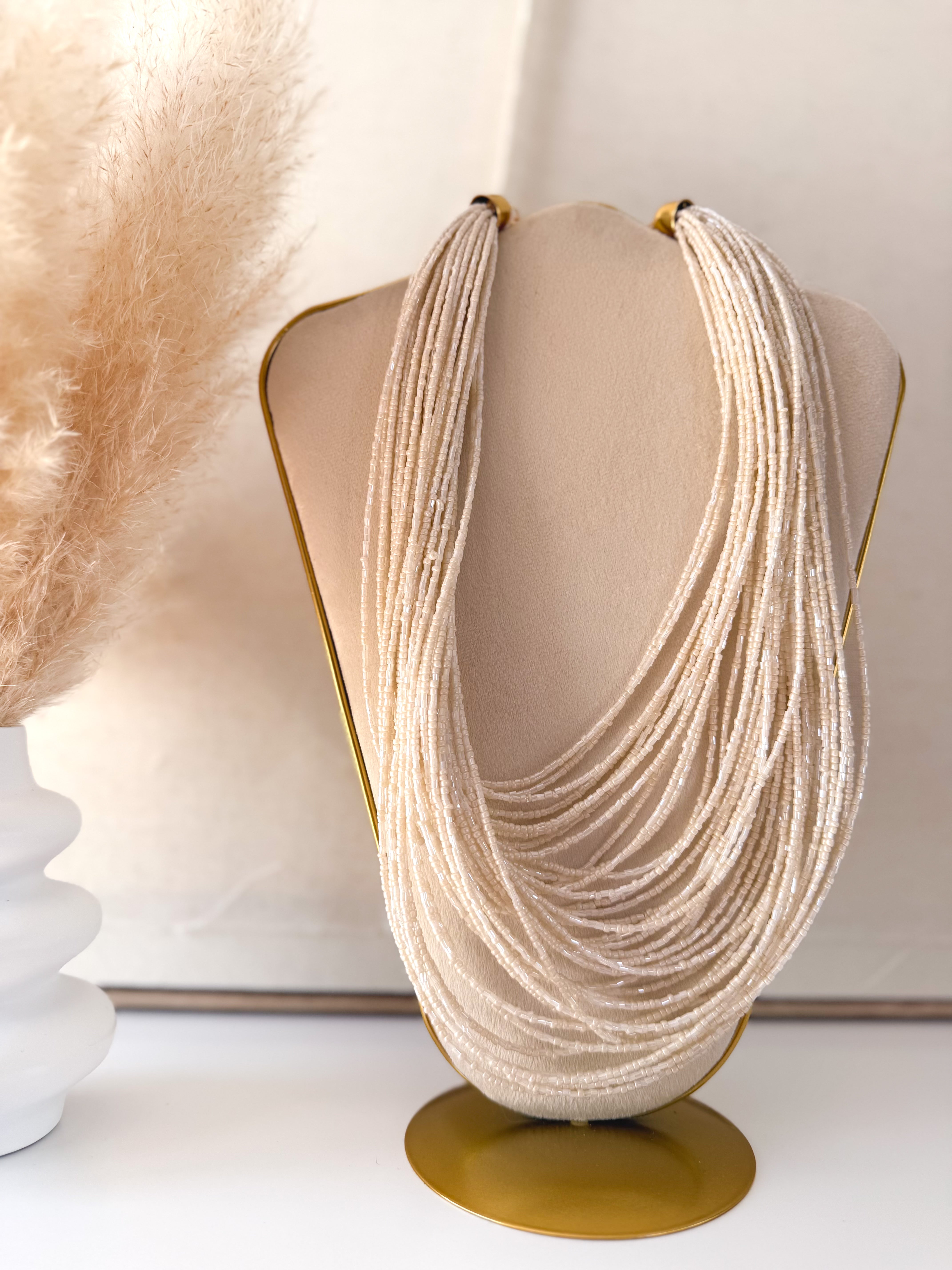 Collar cascada