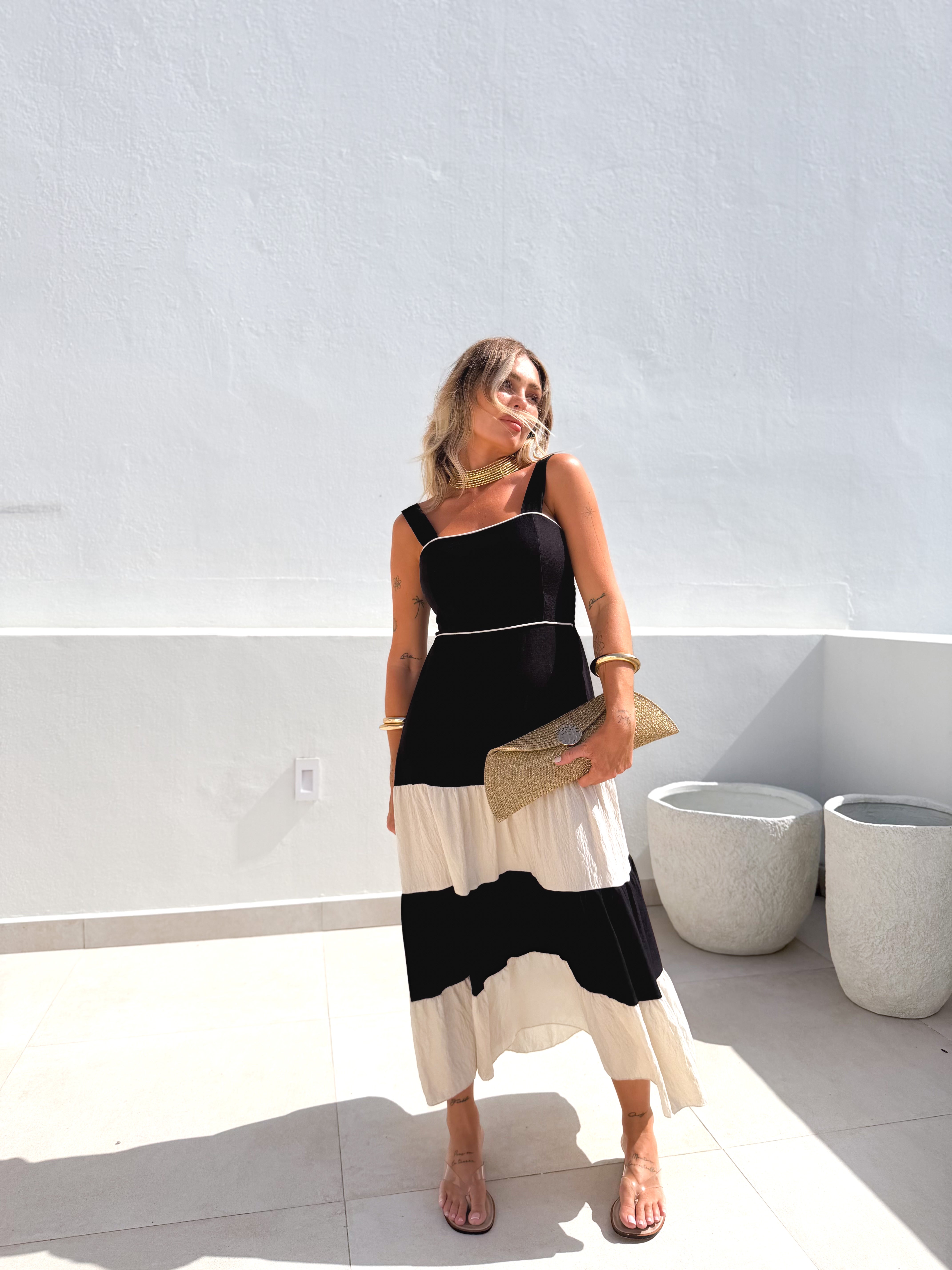 Vestido negro panelado