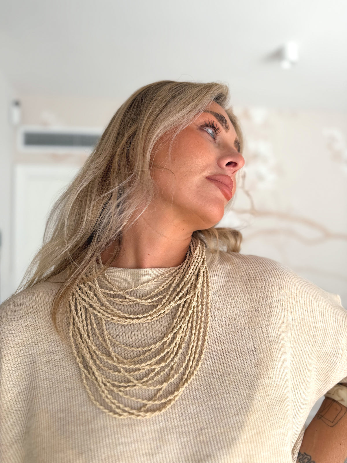 Collar cuerda beige