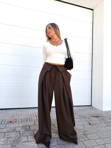 Pantalón amplio cintura doble Marrón