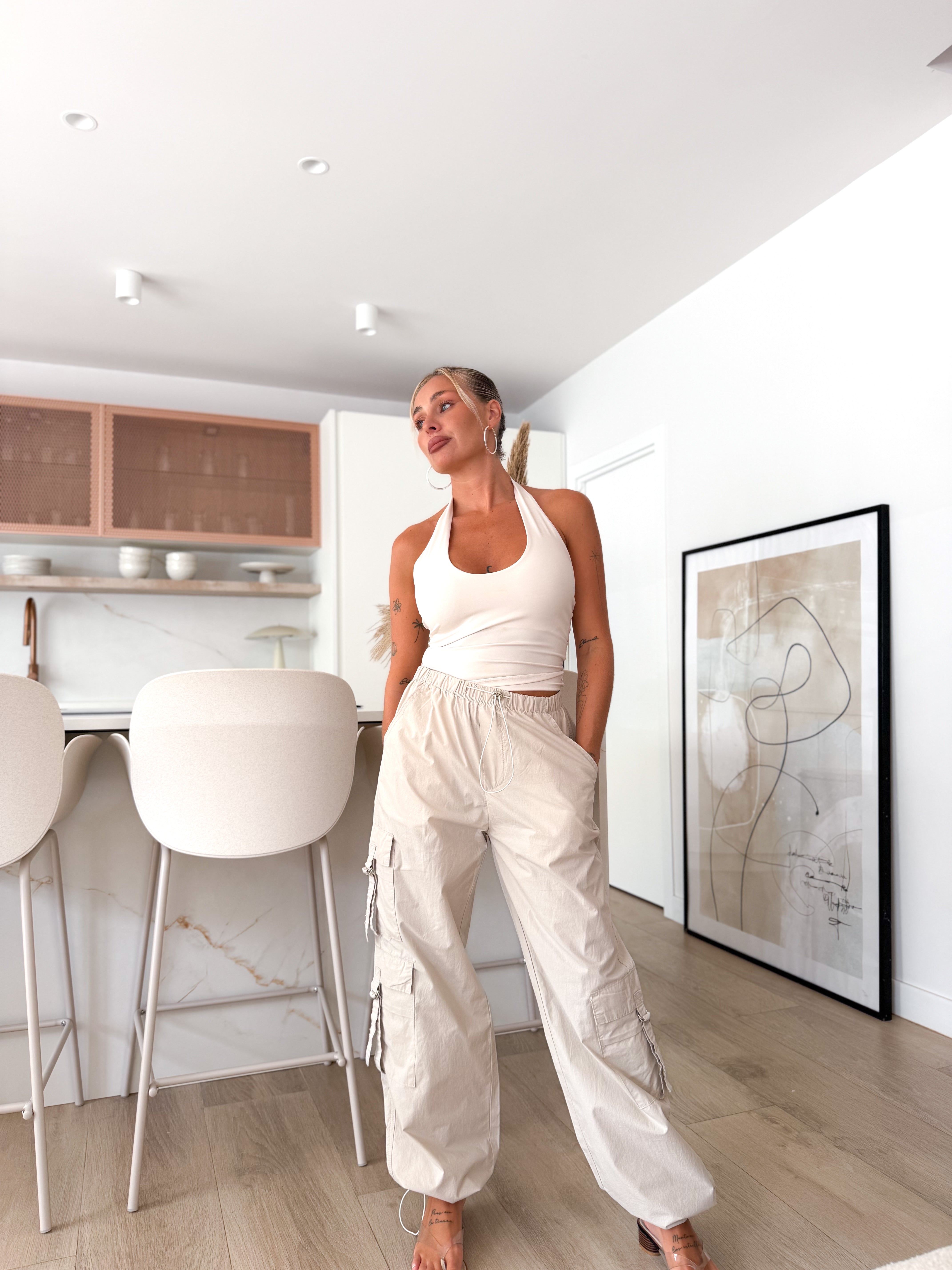 Pantalón cargo beige