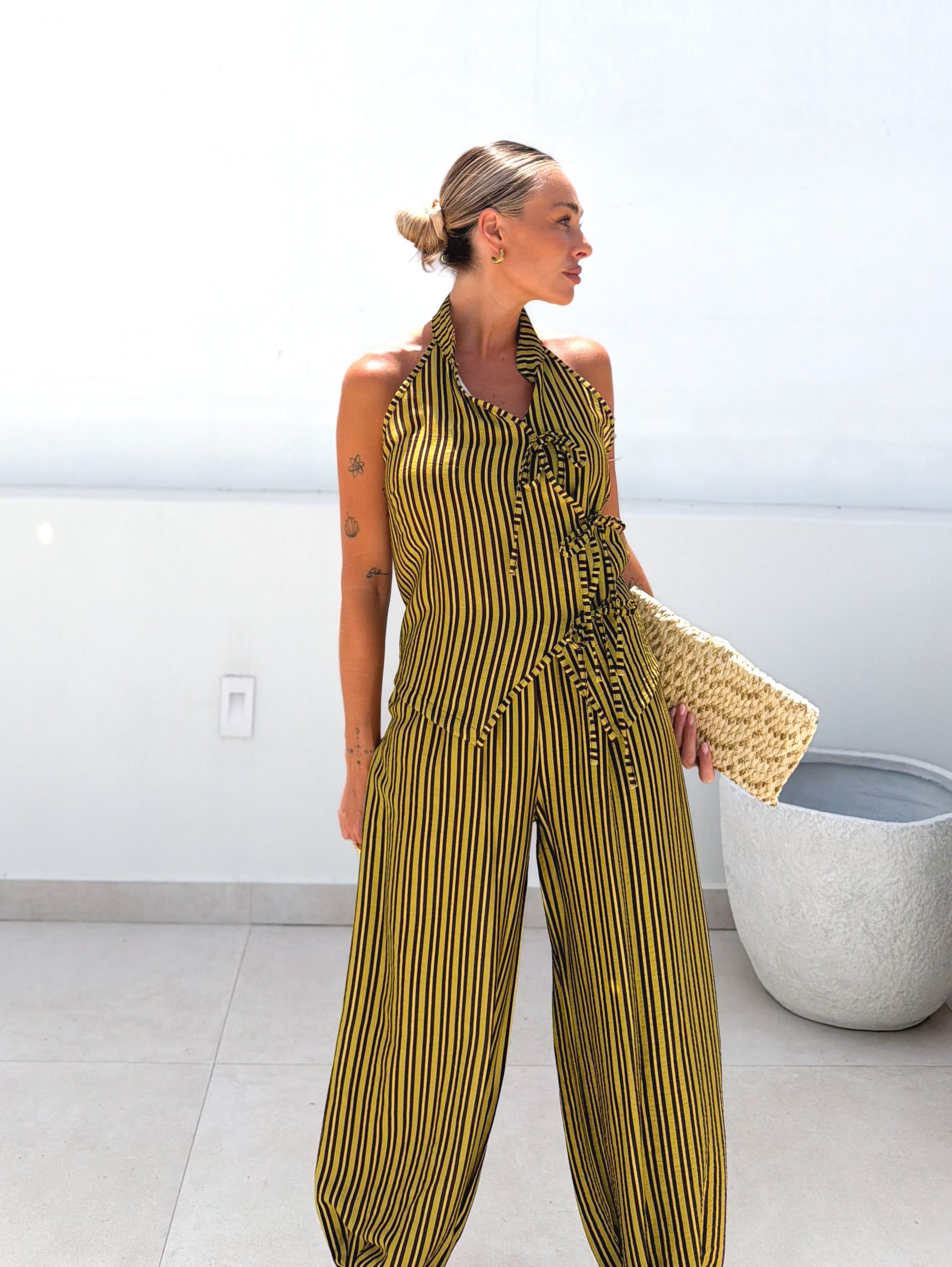 Total look rayas lima
