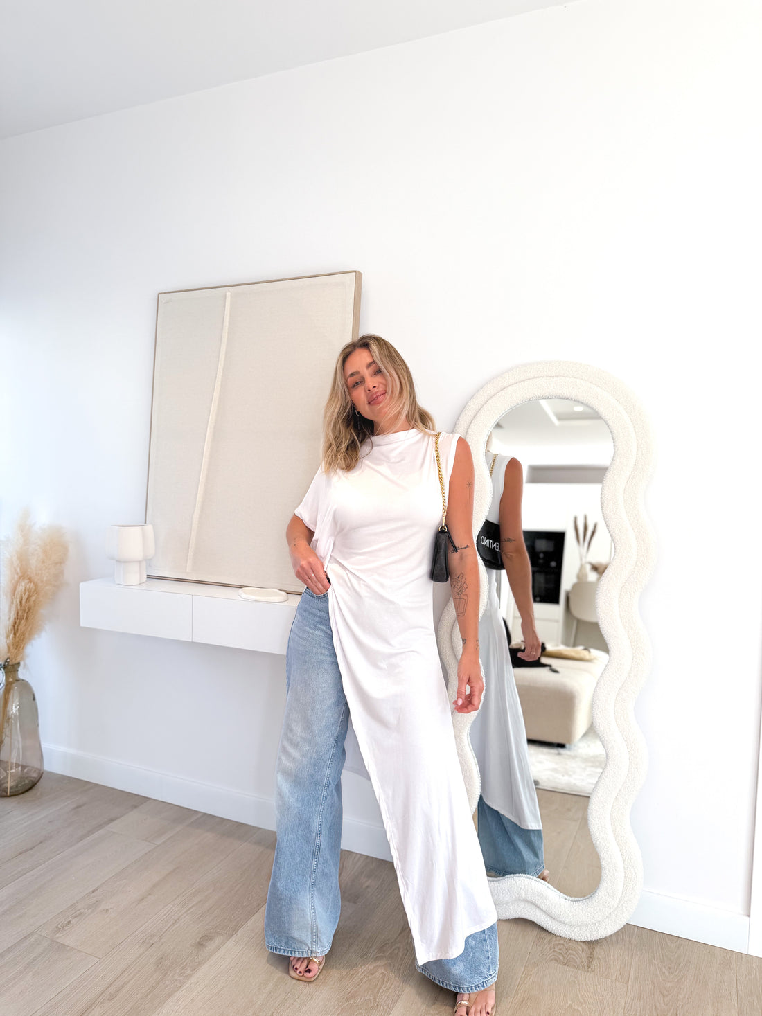 Camiseta Asimétrica Blanca