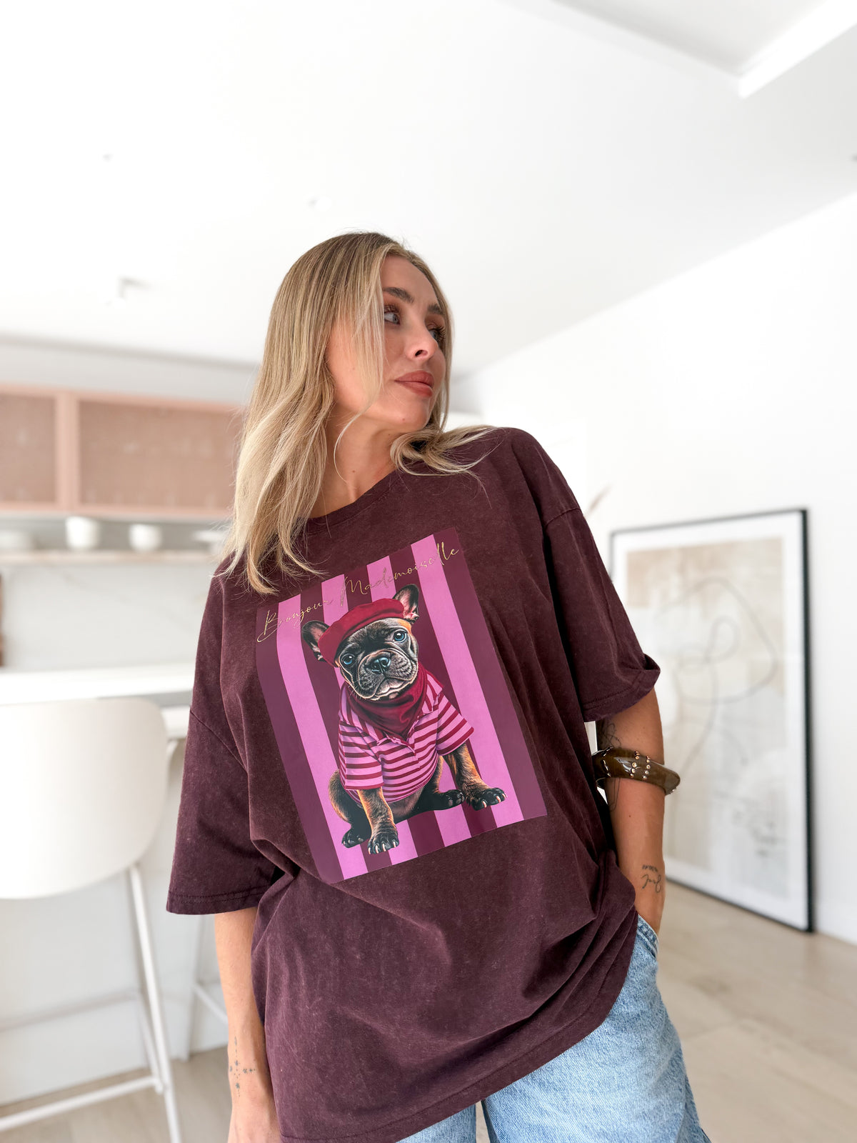 Camiseta Doggy oversize burdeos
