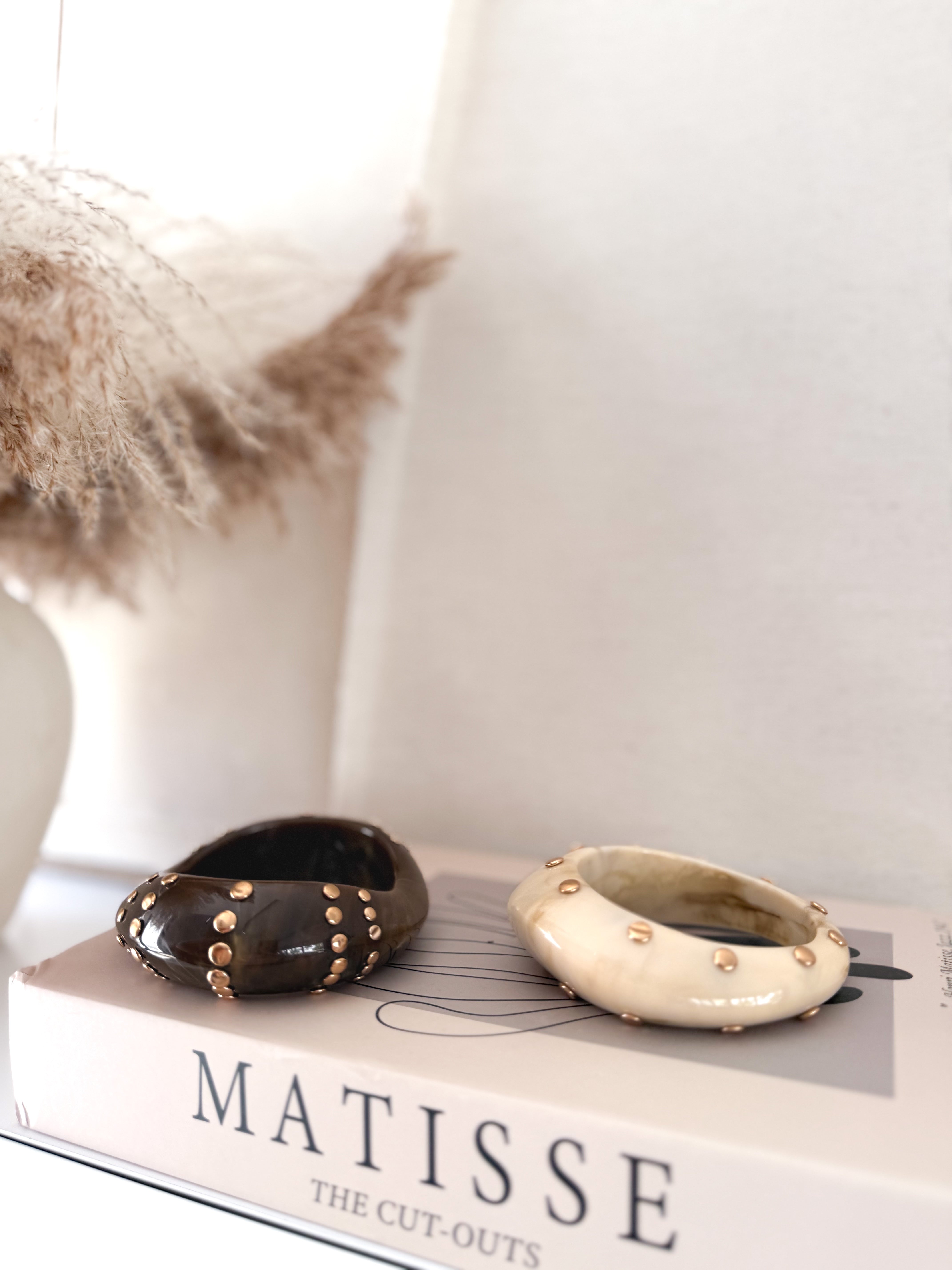 Pulseras nacar tachas