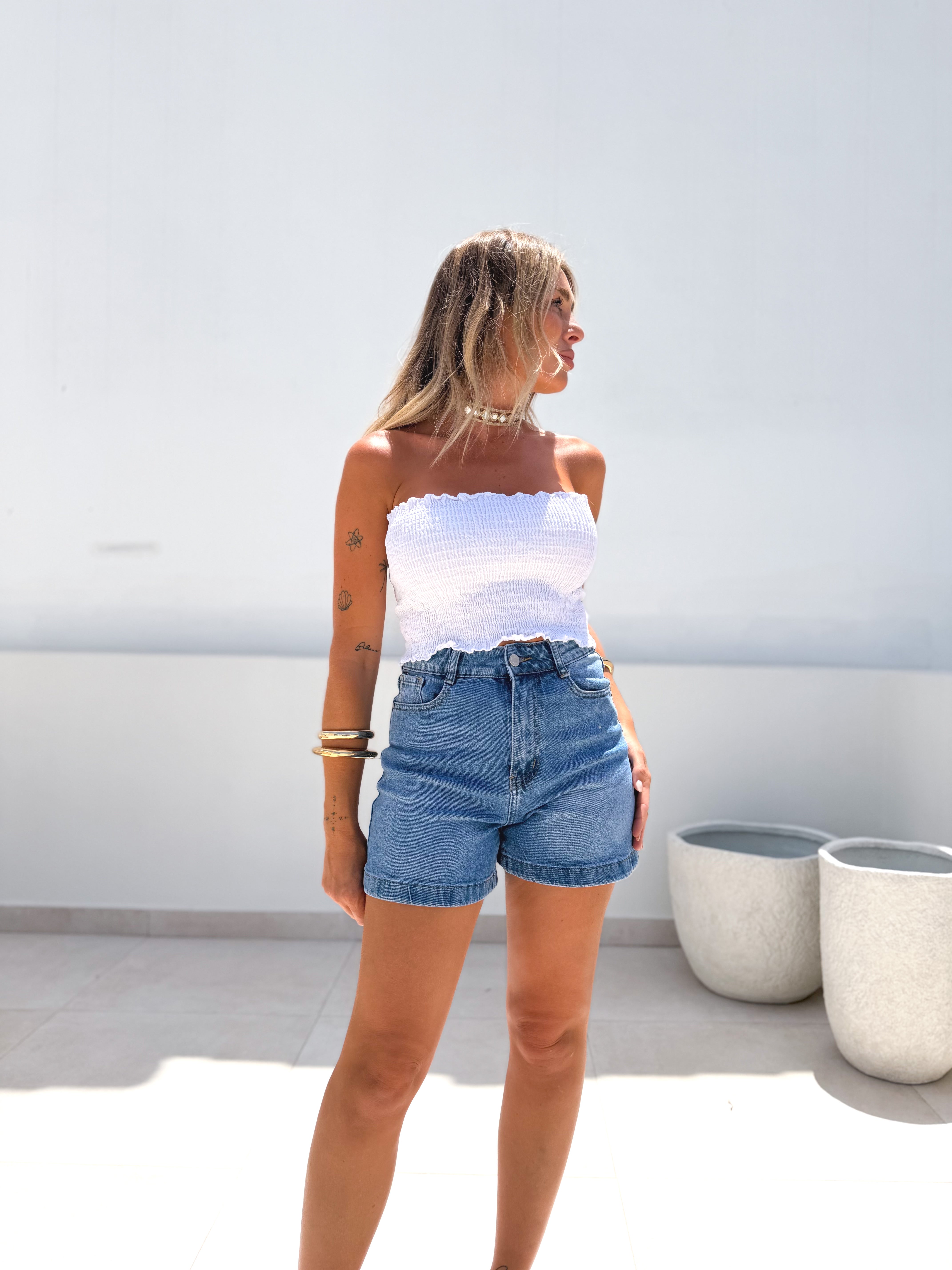 Short denim