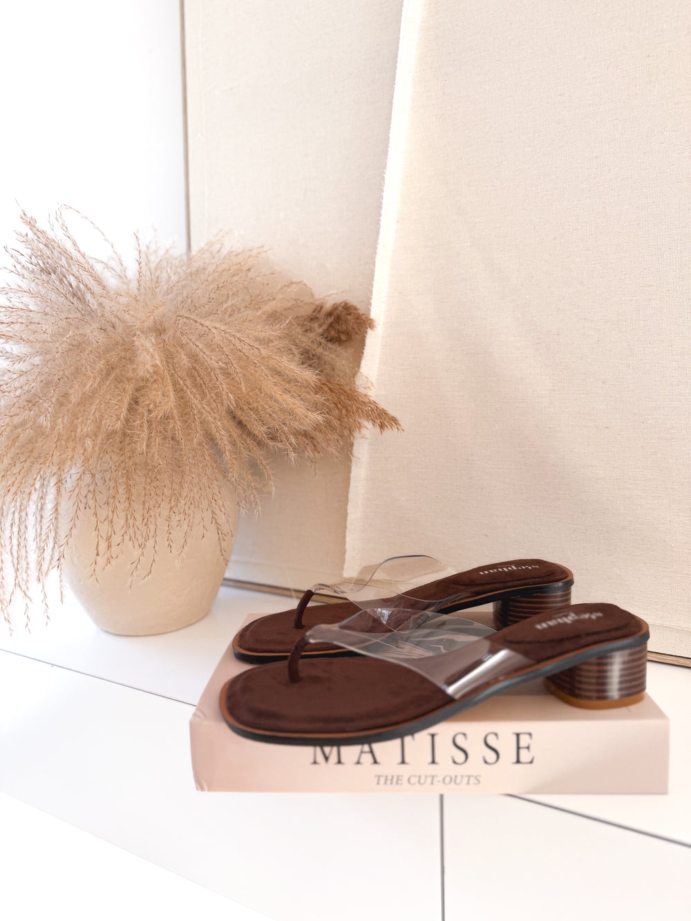 Sandalias dedo Marrón