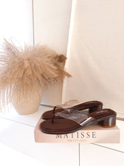 Sandalias dedo Marrón