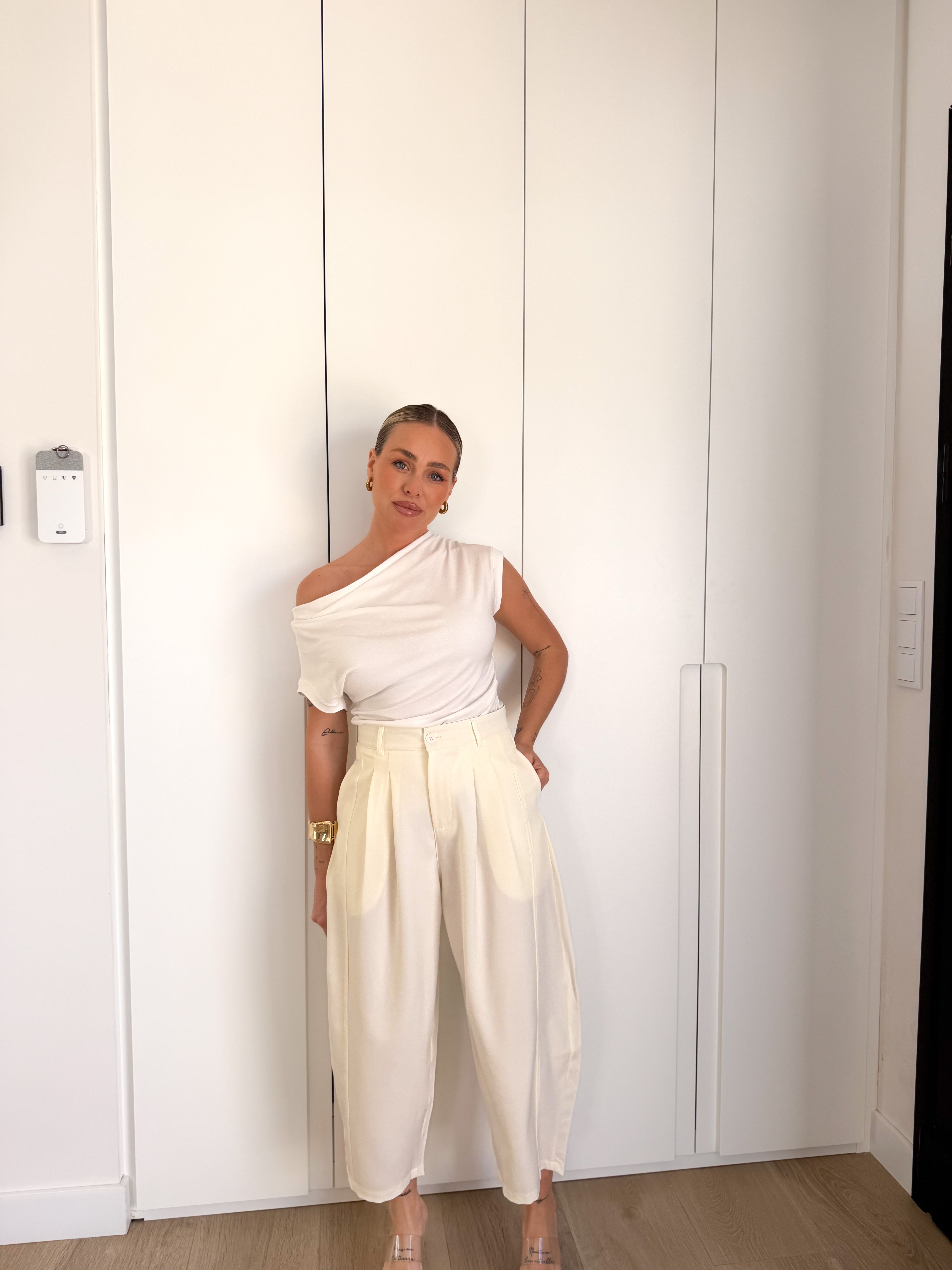 Pantalón pinza tobillero Hueso