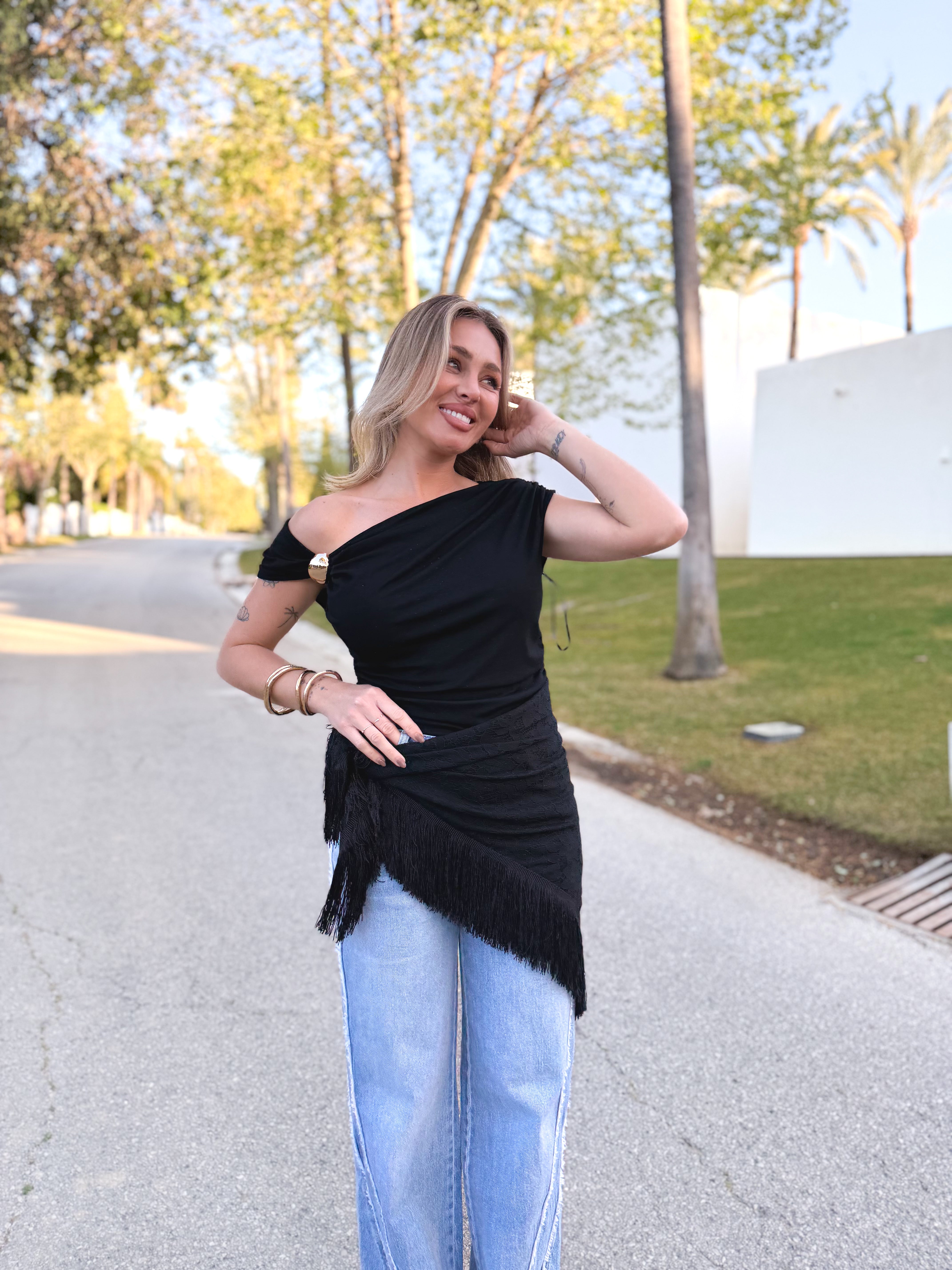 Pareo bordado negro